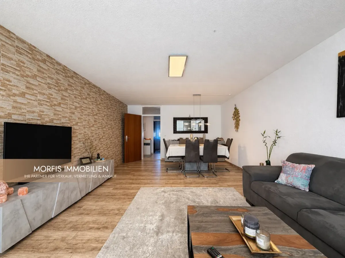 Helle 3-Zimmer-Wohnung mit Balkon, Aufzug & EBK + TG-Stellplatz